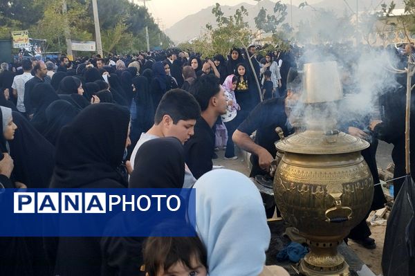 پیاده روی جاماندگان اربعین در کاشمر
