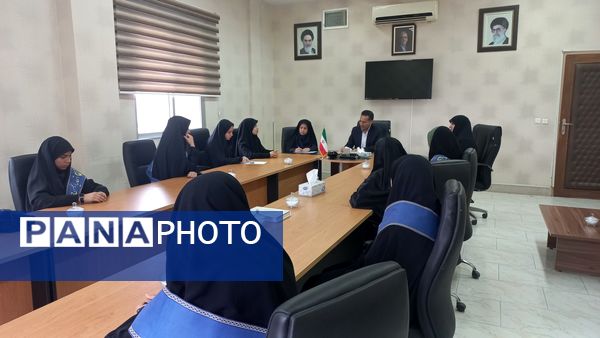 نشست مسئولان انجمن اسلامی مدارس سطح شهر با فرماندار سملقان
