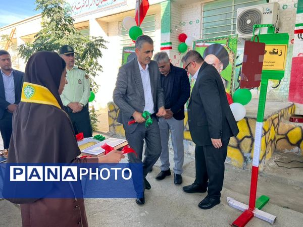 «زنگ صبر» در مدارس سیریک نواخته شد
