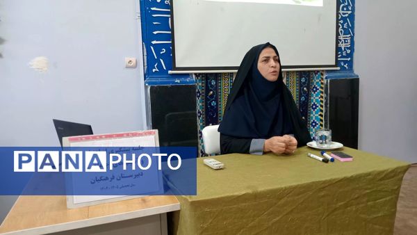 کارگاه آگاهی‌بخشی و پیشگیری از اعتیاد در دبستان لطیفه و دبیرستان فرهنگیان