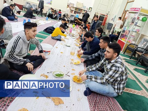 برپایی سفره افطار و برگزاری جلسه قرآن در شب ولادت امام حسن مجتبی (ع)