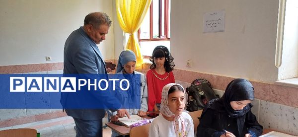بازدید مسئولان اداره آموزش و پرورش شهرستان شیروان از کلاس‌های اوقات فراغت کانون سمیه