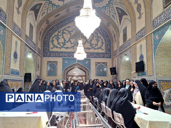 حضور پرشور مردم پای صندوق‌های اخذ رأی در حرم مطهر رضوی