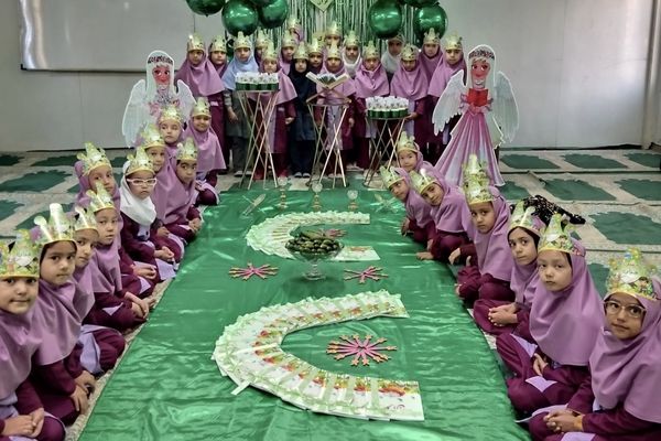 جشن قرآن پایه اول در دبستان دخترانه امام هادی (ع)