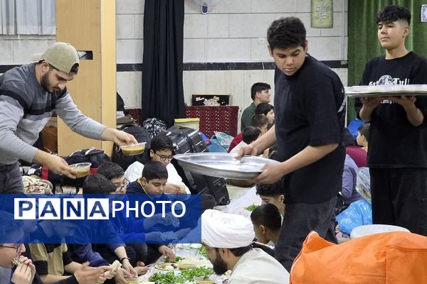 بازدید معاون پرورشی و تربیت بدنی ناحیه دو شهرری از مراسم اعتکاف دانش آموزی 