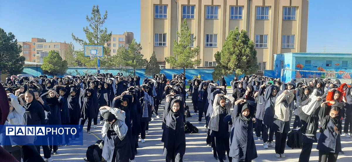 گذری برصبح‌گاه دبیرستان وکیلی ۹