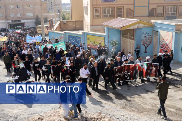 راهپیمایی روز دانش‌آموز در محمدشهر کرج 