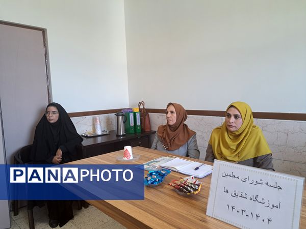 دبستان شقایق‌ها در بخش صفادشت با تجهیز و زیباسازی مدرسه به استقبال ماه مهر رفت