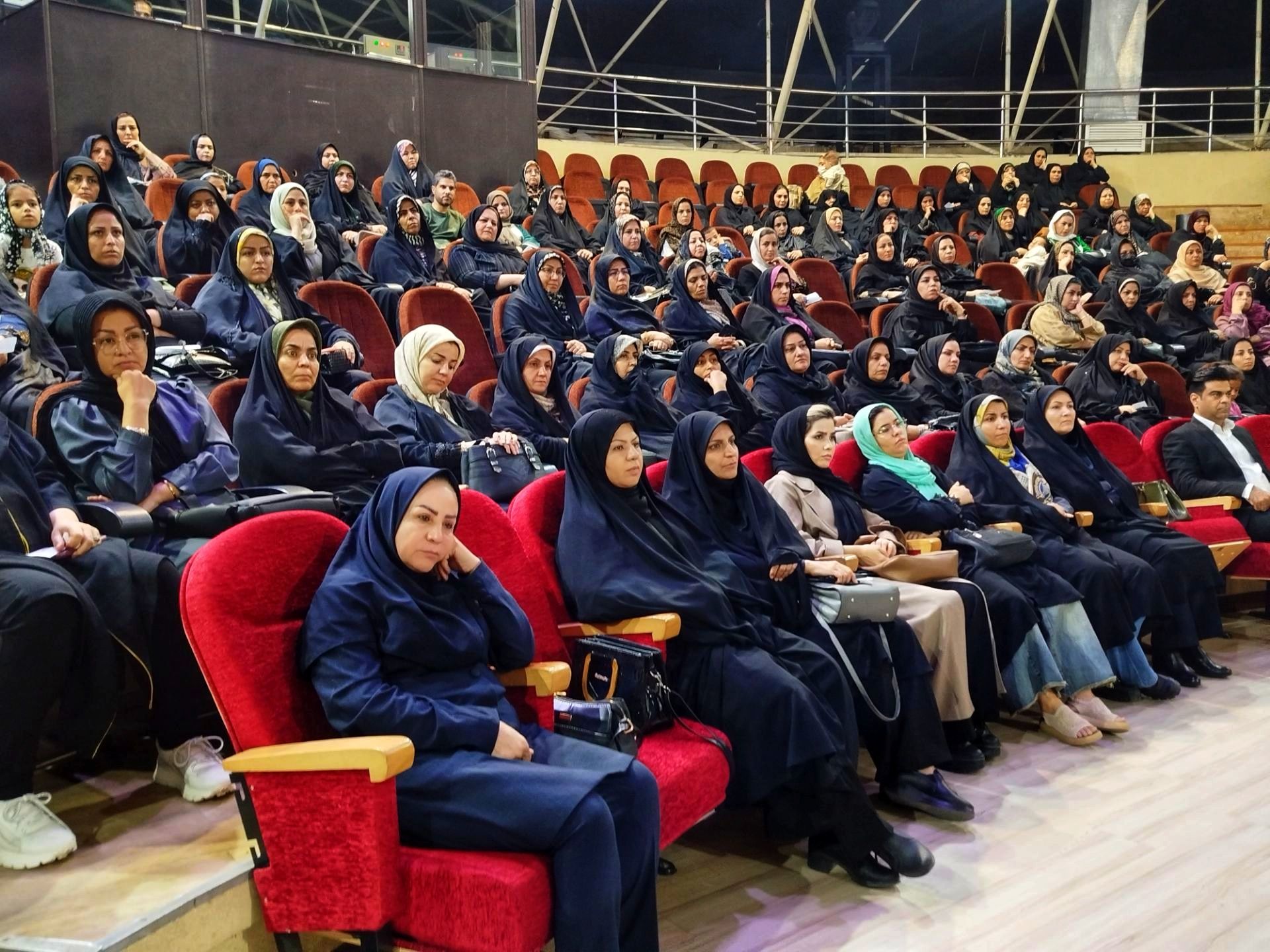  آیین افتتاحیه انجمن اولیا و مربیان مهدی خدابنده