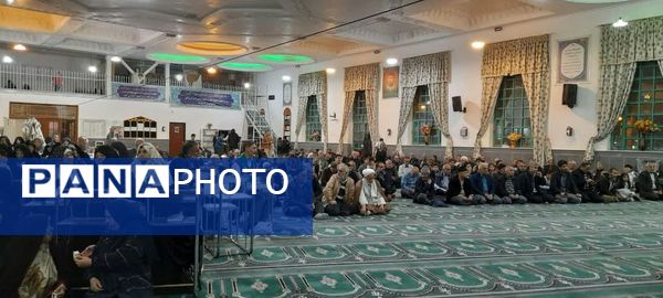 جشن ولادت حضرت فاطمه زهرا (س) در مسجد امام حسین (ع)