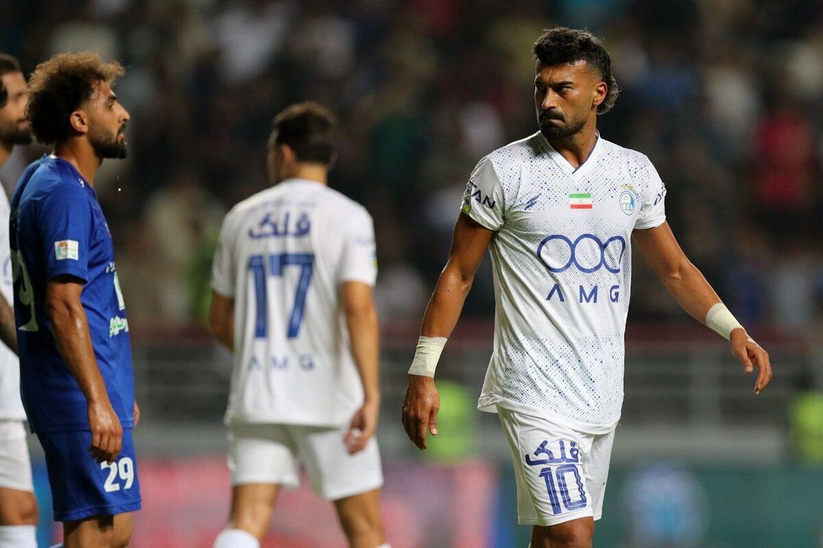 یاغی سرخ آبی‌ها 