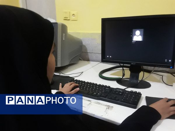 کلاس یادگیری کار با رایانه در کانون لقمان