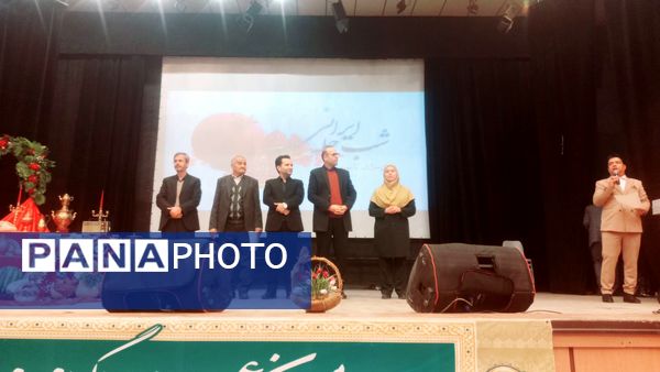 یلدای هنری با حضور هنرمندان در کانون ارشاد شهرستان خلیل آباد 