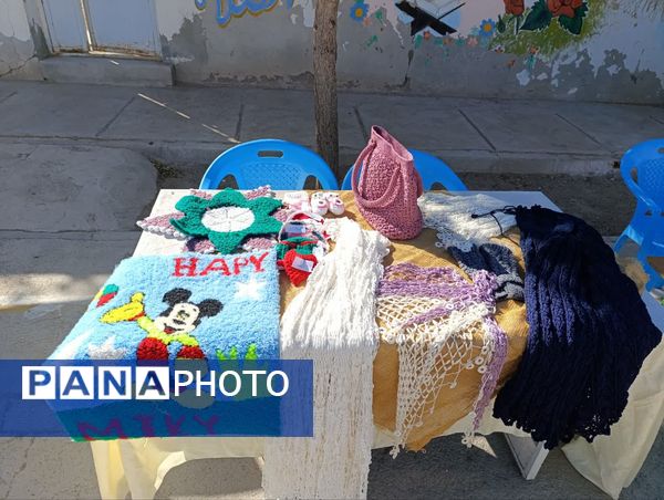 شور و هیجان هفته فرهنگ و هنر در دبستان خدیجه کبری ابرکوه