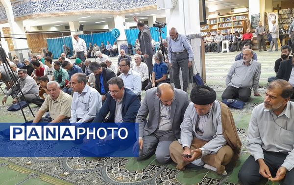 تجدید میثاق سرپرست آموزش وپرورش منطقه پردیس با شهدای گمنام