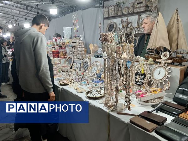 نمایشگاه صنایع دستی در محله طلاب مشهد