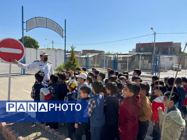 بازدید دانش‌آموزان دبستان شهید مجیدی شاهد ۱ از بوستان ترافیک شیروان
