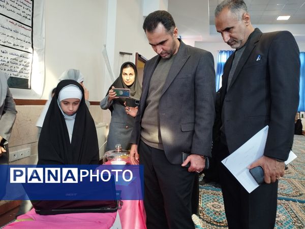  نمایشگاه دست‌سازه‌ها و فعالیت‌های پژوهشی در دبستان شقایق‌ها شهرستان ملارد