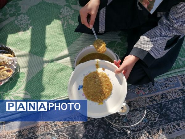 روز پر نشاط همزمان با هفته بهداشت روان در مدرسه تکتم خلیل آباد 