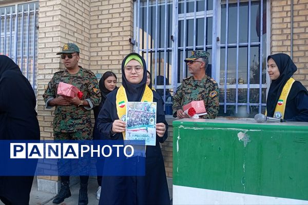 نیرویی خستگی ناپذیر که گام‌هایش همیشه محکم و استوار است 