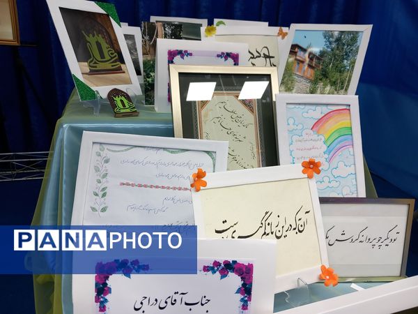 نمایشگاه دست سازه های هنری دختران آفتاب در دالقرآن سازمان فرهنگی شهرداری اسلامشهر
