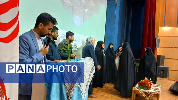 آیین بزرگداشت روز مادر با محوریت جایگاه زن در فرهنگسرای هنر نظرآباد 