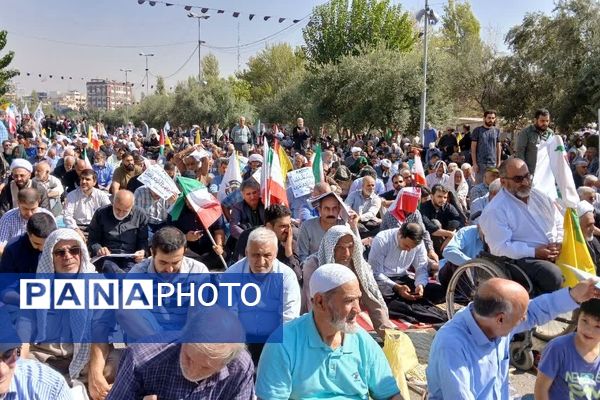 برگزاری نماز جمعه نصر به امامت رهبر معظم انقلاب اسلامی 