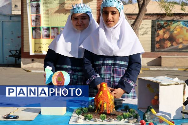ویژه برنامه ماجراجویی در سرزمین علم در مدارس شهرستان پاکدشت 