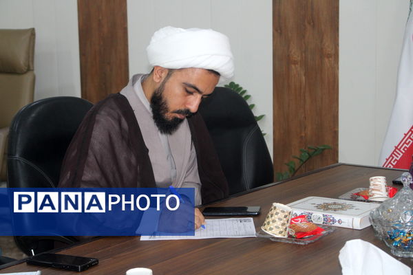 جلسه برنامه‌ریزی بزرگداشت هفته دفاع مقدس در اداره‌کل آموزش و پرورش استان بوشهر