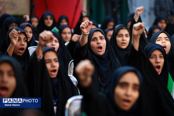 آیین نواختن زنگ استکبارستیزی