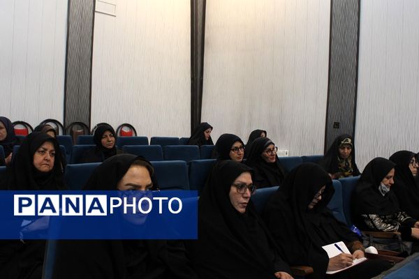 جلسه عمومی مدیران مدارس منطقه کهریزک 