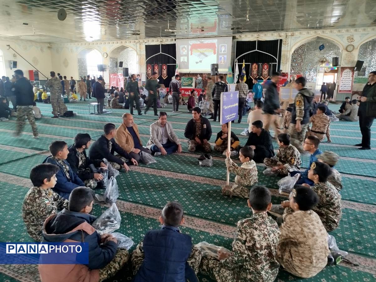 گردهمایی باشکوه بسیجیان کاشمر در باغمزار به مناسبت هفته بسیج  