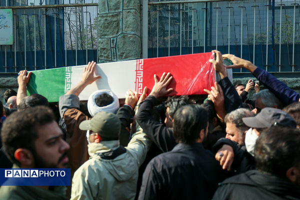 تشییع پیکر مطهر ۱۰۰ شهید گمنام