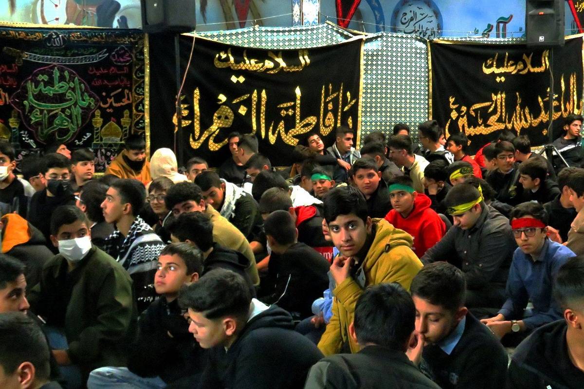 حضور پرشور دانش‌آموزان در آیین گرامیداشت شهدا، تجلی همدلی و عشق به ارزش‌های انقلاب است