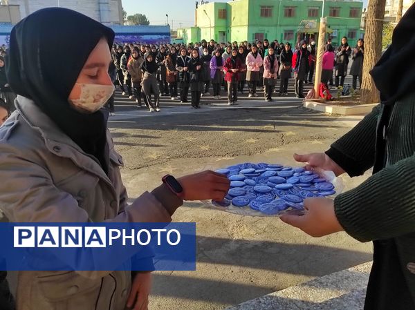 آیین معرفی همیاران معلم در دبیرستان نمونه اندیشه 