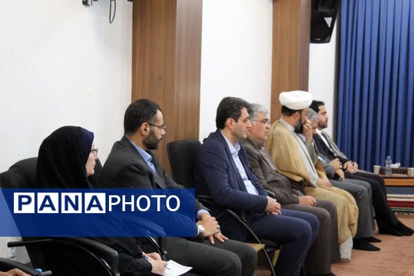 دیدار مدیران اجرایی مازندران با نماینده ولی‌ فقیه