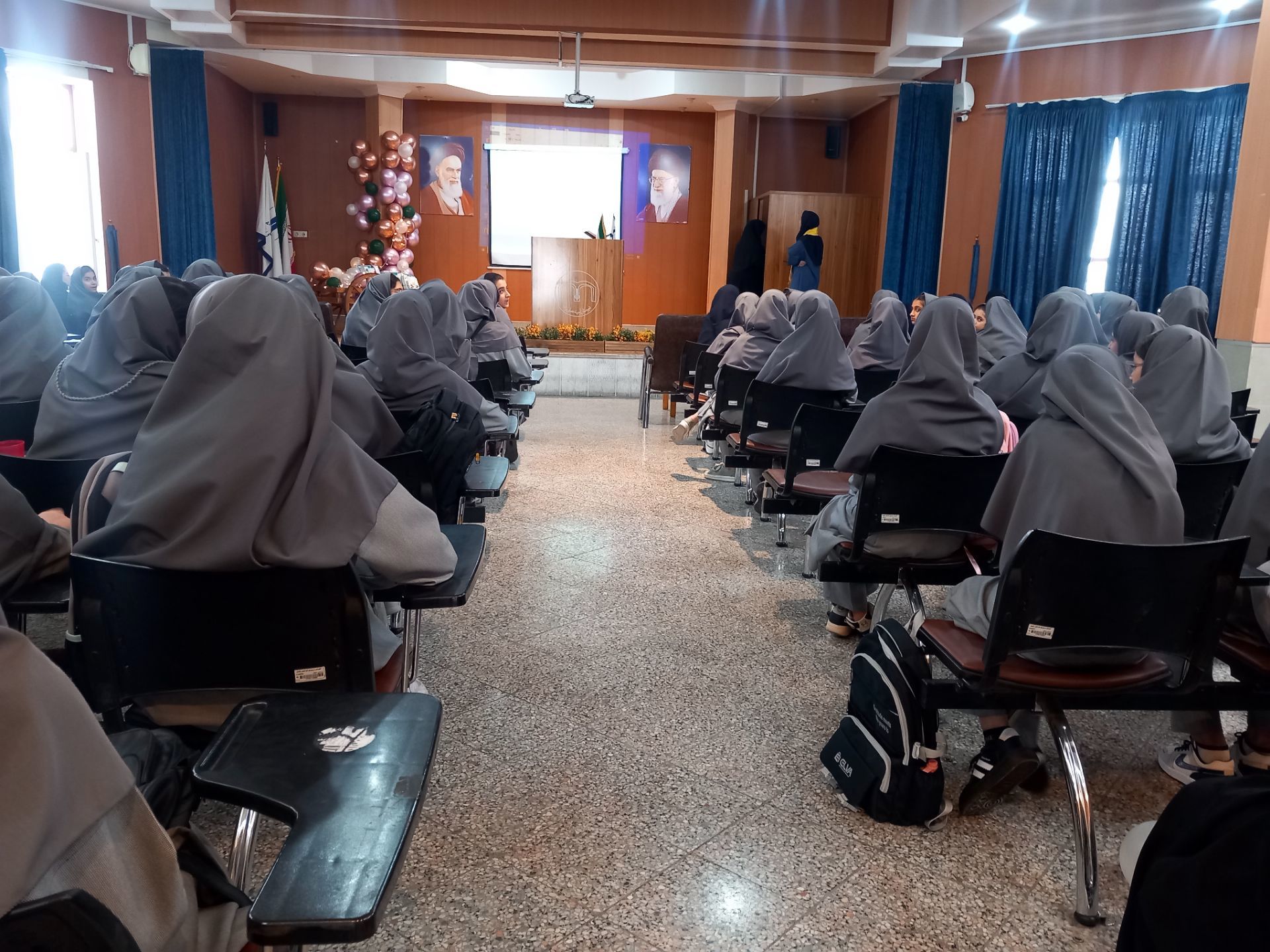 جشن جوانه ها باشور و شوق دانش آموزان در دبیرستان آرمینه مصلی نژادمشهد