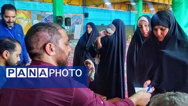حضور پرشور مردم‌ اشتهارد برای دومین بار در پای صندوق‌های رأی