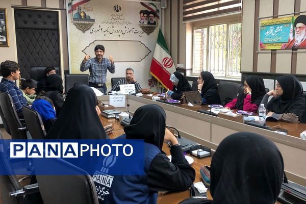 کارگاه‌های آموزش تکمیلی خبرنگاری با همکاری بسیج دانش‌آموزی در ناحیه 2 شهرری 