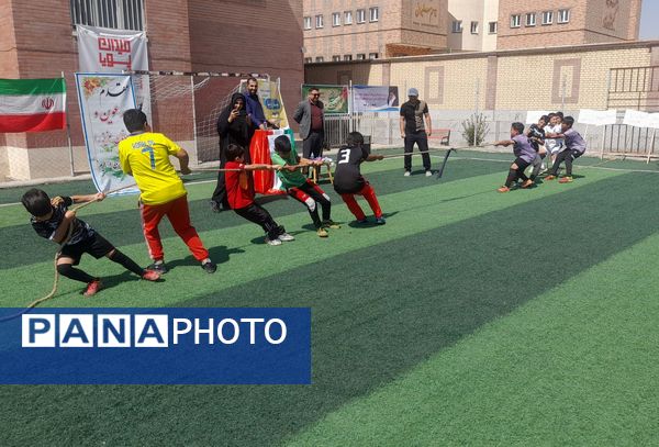 آیین افتتاحیه «میدان پویا» با محوریت خانواده پویا و ورزش پدر و پسری در فیروزکوه