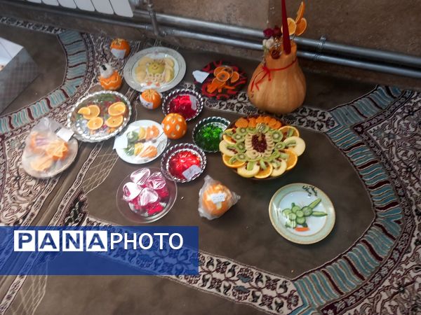 جشنواره میوه آرایی در مدرسه شهید غلامی خلیل آباد 
