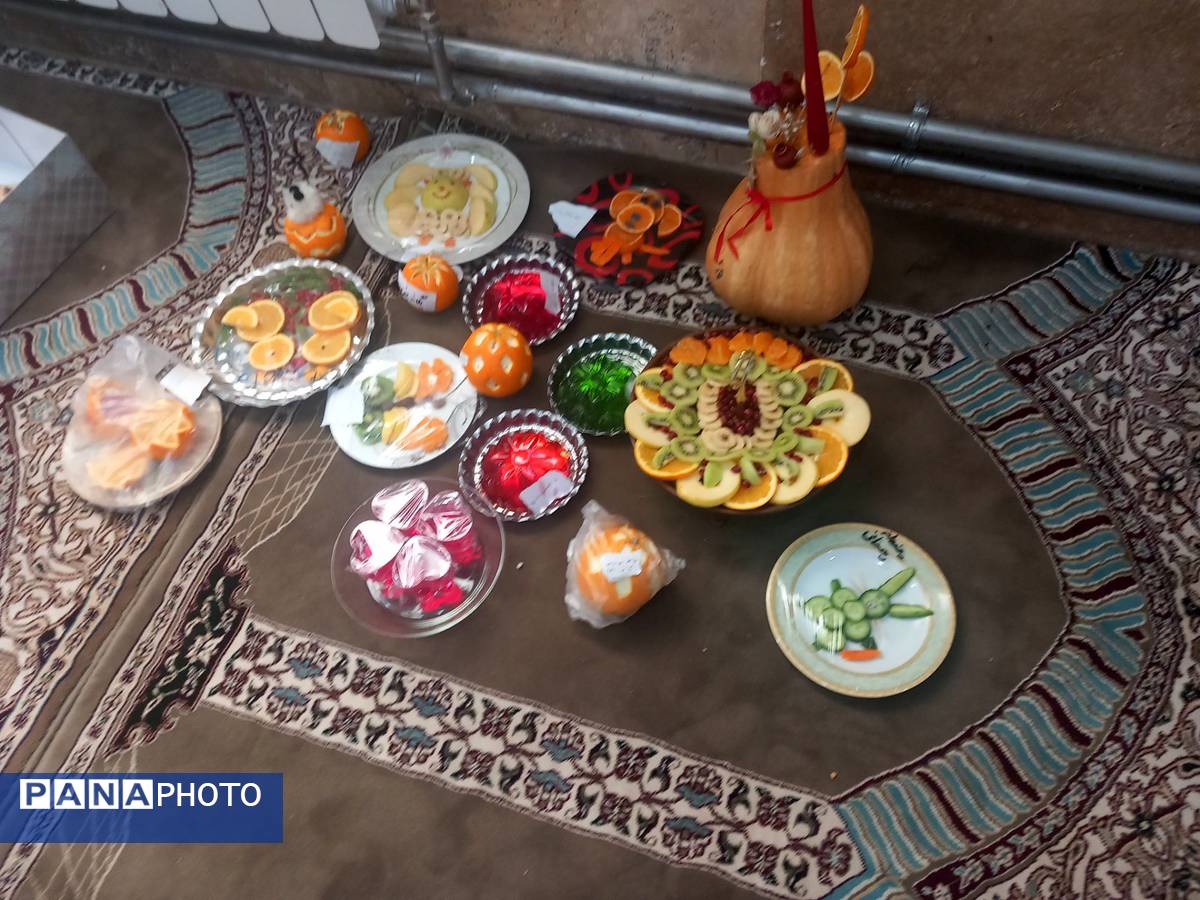 جشنواره میوه آرایی در مدرسه شهید غلامی خلیل آباد 