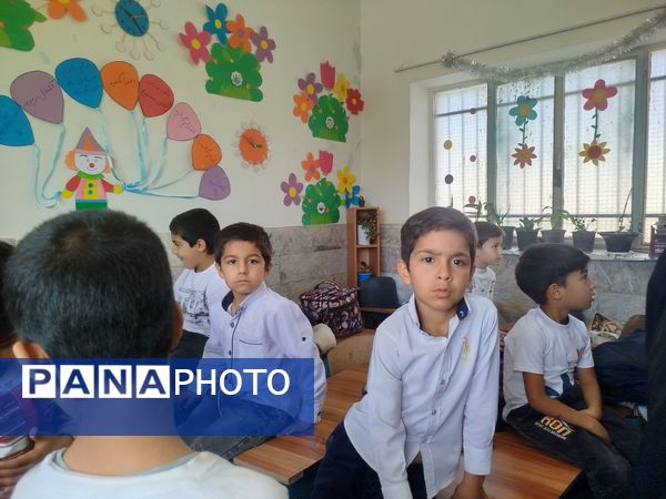 ایجاد فضای شاد وصمیمی در دبستان شهید عجمی فدافن
