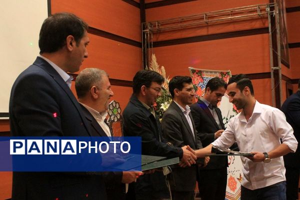 تجلیل از پسران آینده‌ساز بهارستانی