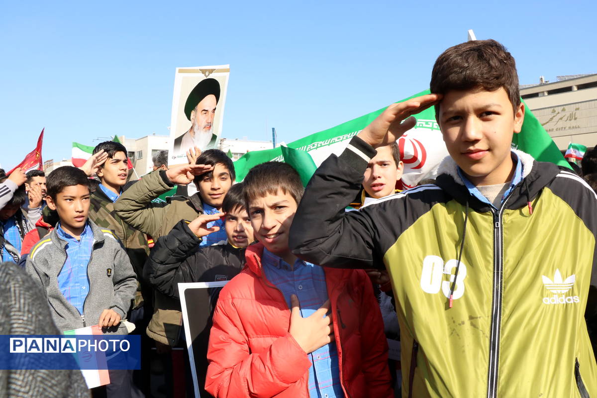 ۱۳ آبان؛ سه رویداد بزرگ که شکل‌دهنده مسیر ۶۰ ساله ایران شدند