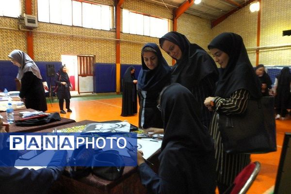 نقش‌بستن ارادت بر بوم هنر؛ نخستین رویداد هنری دانش‌آموزی پیشوا در بزرگداشت مقام معلم