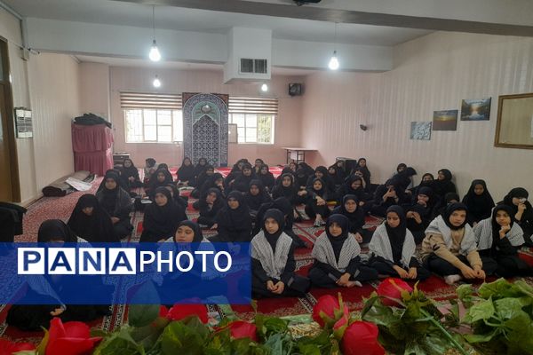 گرامیداشت یاد شهید سید حسن نصرالله در دبیرستان شاهد تکتم مشهد