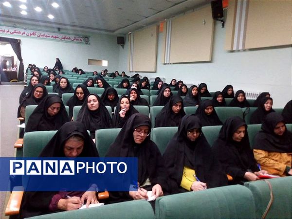 جلسه توجیهی معاونین و مربیان پرورشی مدارس کاشمر