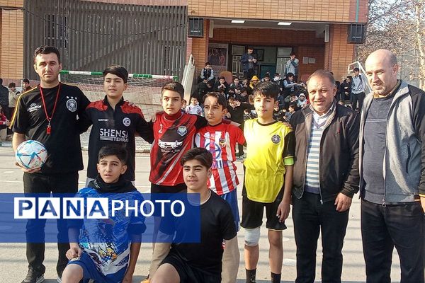  فینال المپیاد ورزشی درون مدرسه‌ای در دبیرستان بشارت بهارستان‌دو 