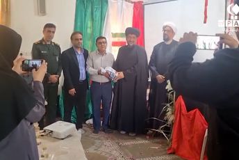 آیین «لاله‌های روشن» در دبیرستان عصمتیه شهرستان گناوه